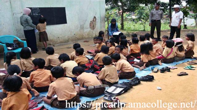 Perjuangan Anak Gunung Kejar Ilmu di Sekolah